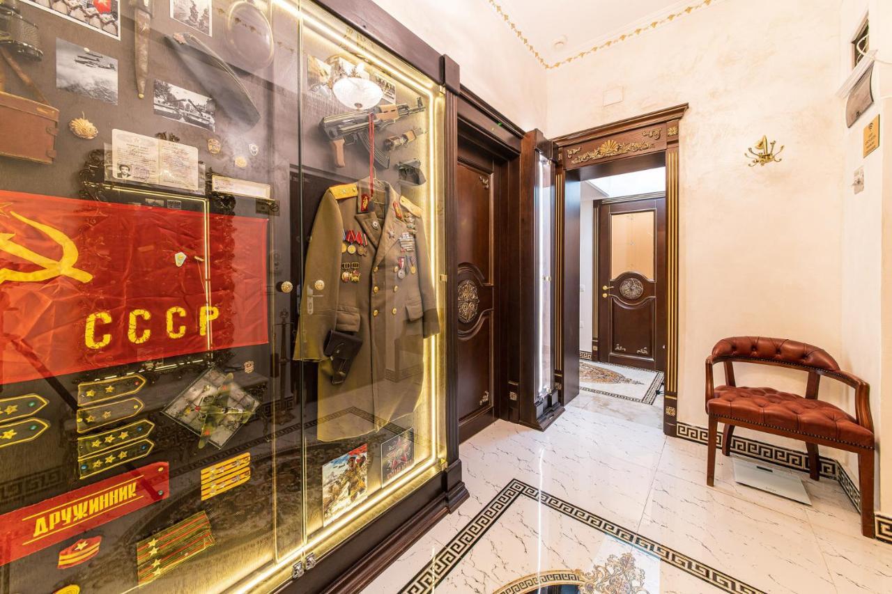 Private Museum Apartment With Antique Decor Bucureşti Eksteriør bilde