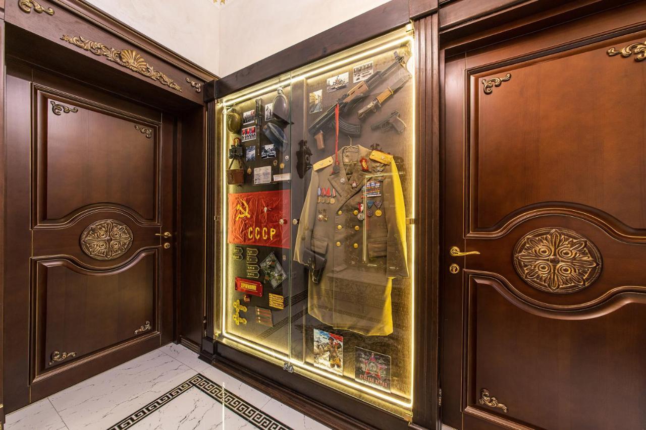 Private Museum Apartment With Antique Decor Bucureşti Eksteriør bilde