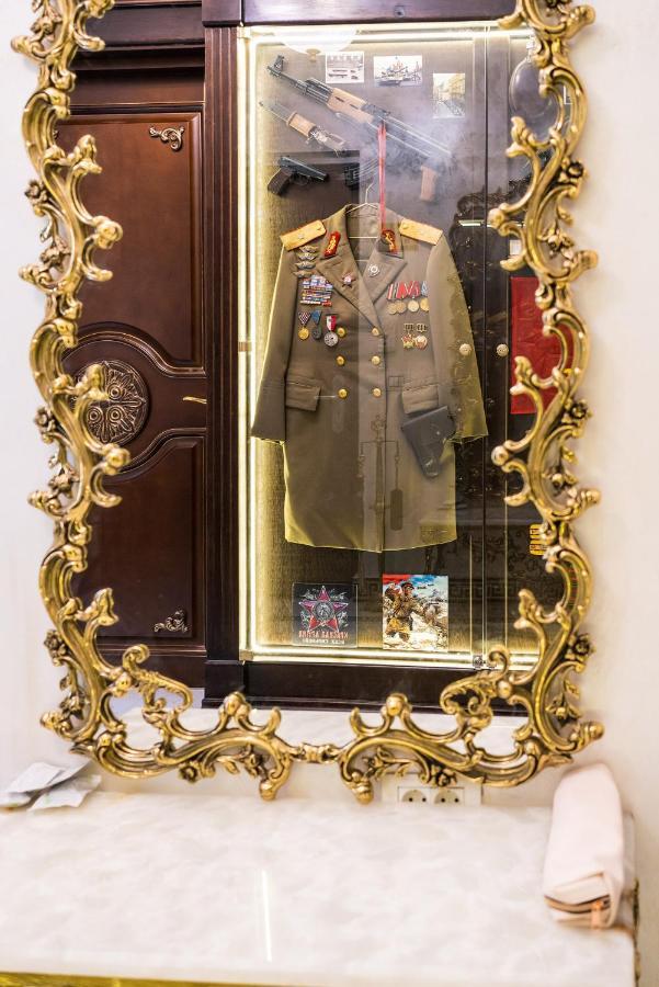 Private Museum Apartment With Antique Decor Bucureşti Eksteriør bilde